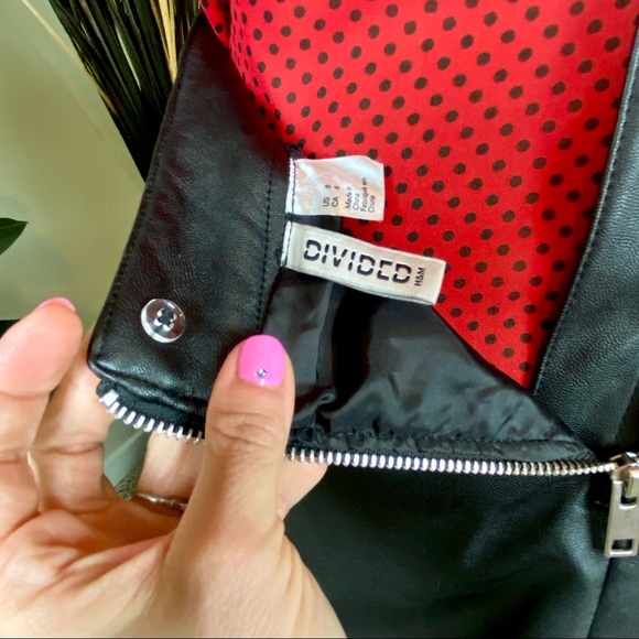 Vegan Leather Mini Skirt Silver Rivets Black Faux Leather Divided M 6 - Picture 6 of 6